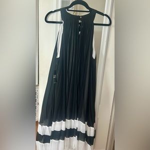 New York company dress size XL Black and White.  Beautiful never worn , tags.